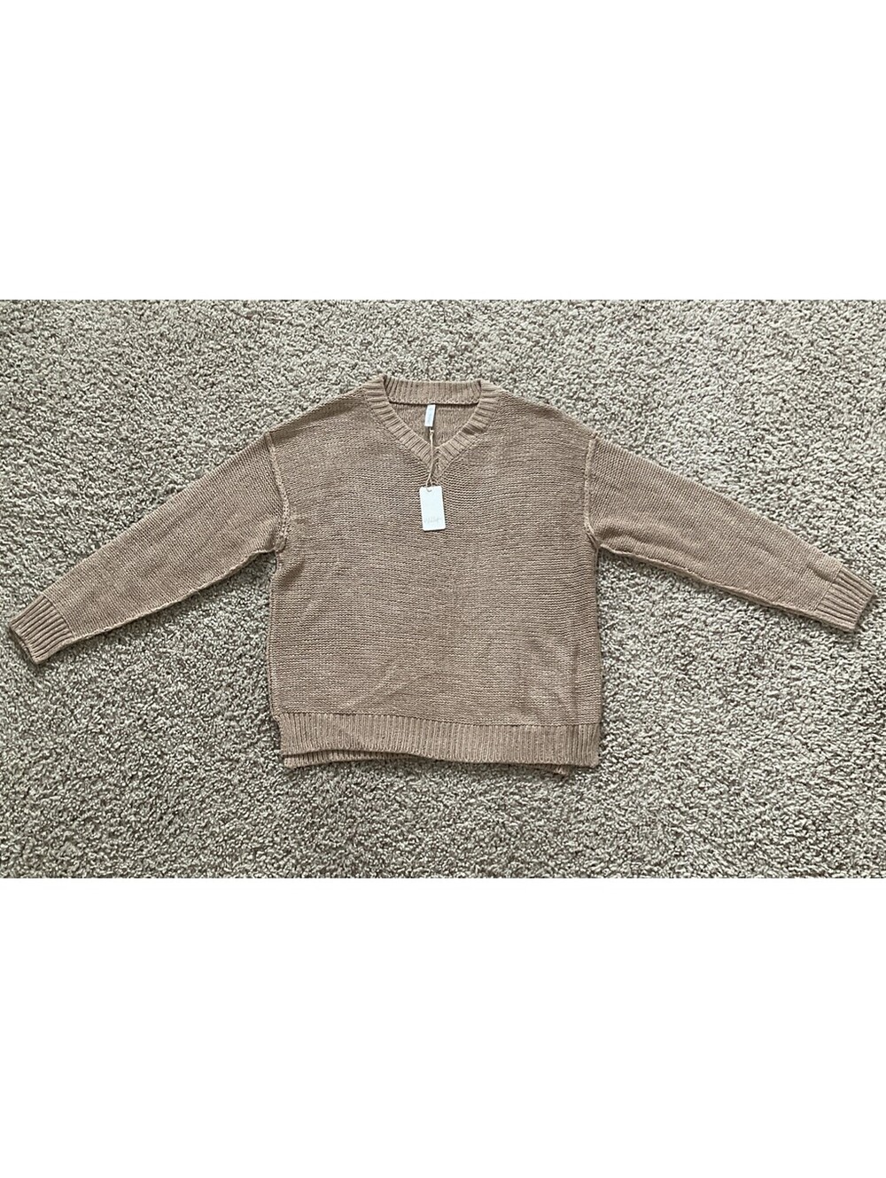 Wishlist Womens Sweater V-Neck Tan/Taupe Color Size Large NWT